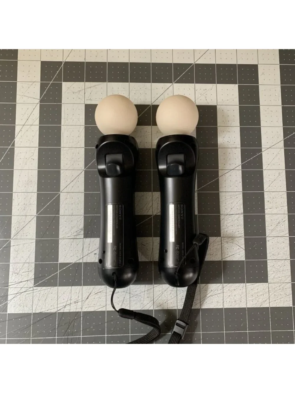 2 x Sony PlayStation Move Motion Controller (CECH-ZCM1U) PS3 PS4 VR, UNTESTED